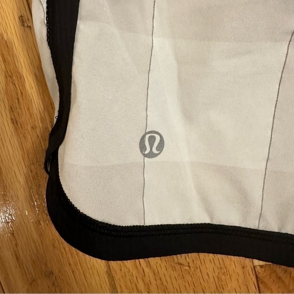 Lululemon Groovy Run Short Dune Gros Gingham Plaid Bleached Coral/Black Size 4 - Picture 6 of 10